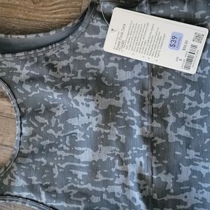 Lululemon Power pivot tank